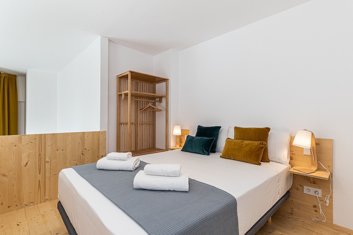 Waou Modern Loft I Centre 5