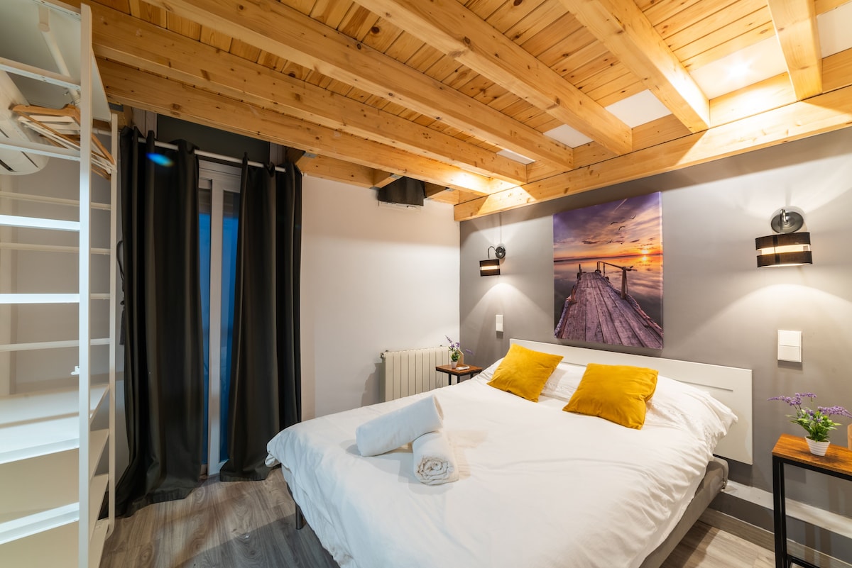 ✴Super Prime Location✴ <br>Luxury Suite for families🍒groups- AC, Nessperso